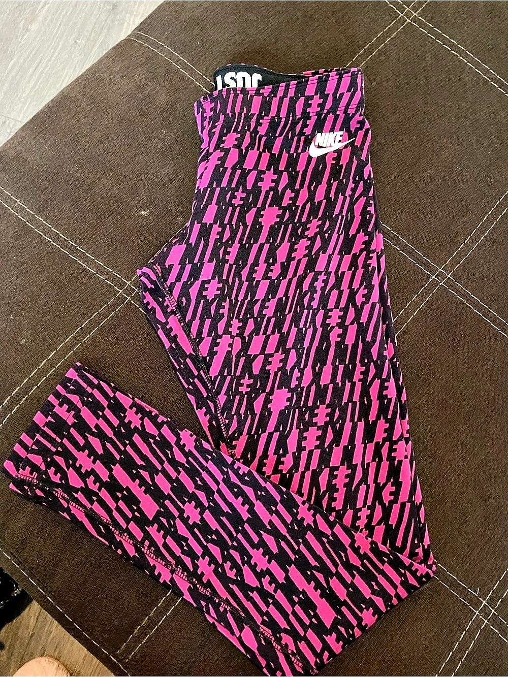 Nike Leg-A-See JDI Leggings Abstract Print Leggings in Pink & Black Size Medium